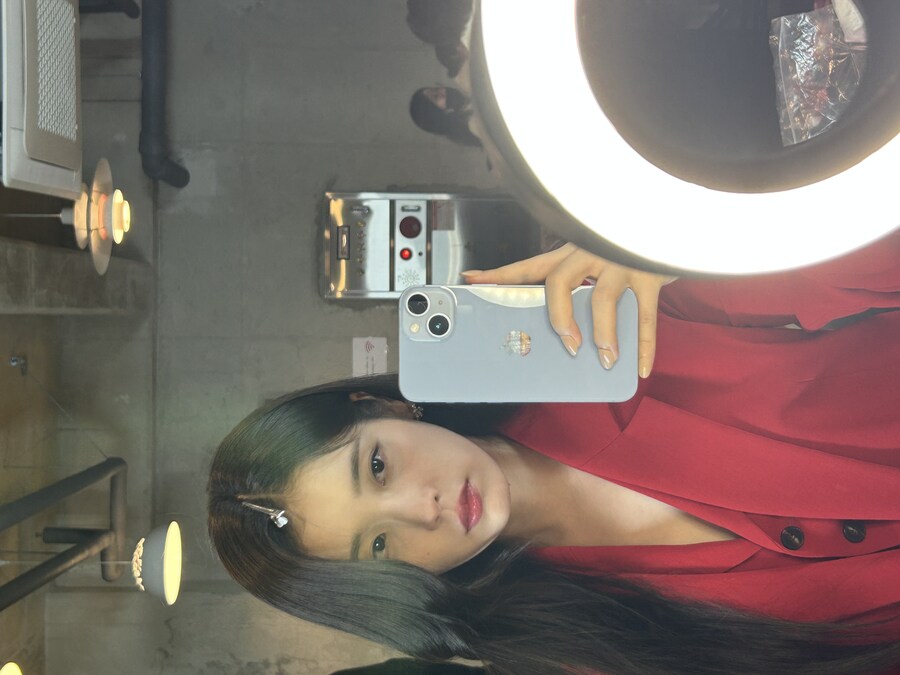 2025.10.10 아이유 베리즈 포스트_4.jpg