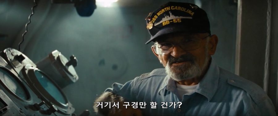 영화속 퇴역 군함선으로 외계인 함대를 박살내다_16.jpg