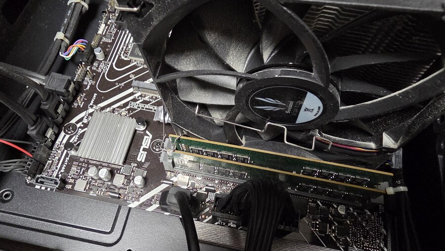 잘생기고 부자인 유게이님들 램이 CPU 팬때문에 죽을수 있나??_2.jpg