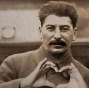 편의점 앞에 난동부리는 술주정꾼 때문에 손님 다 도망감_1.png