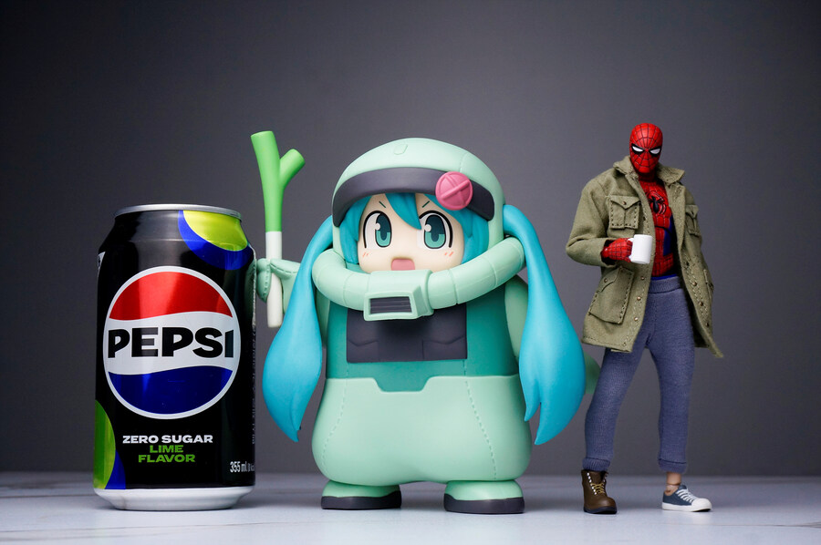 GUNDAM × MIKU_9.jpg
