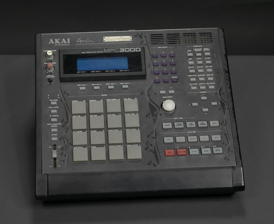 AKAI) MPC 역대 히스토리_3.jpg