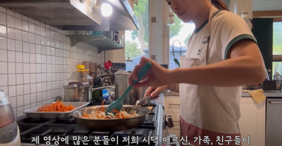 BTS 블랙핑크 케데헌 감독님에 감사하다는 해외교포.jpg_1.png