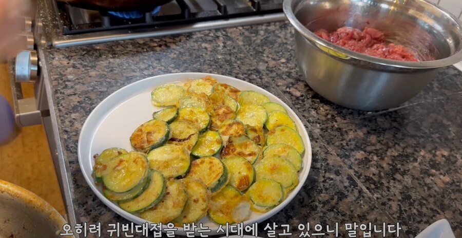 BTS 블랙핑크 케데헌 감독님에 감사하다는 해외교포.jpg_15.png