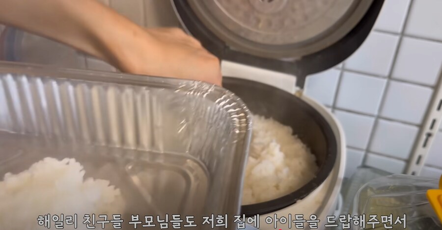 BTS 블랙핑크 케데헌 감독님에 감사하다는 해외교포.jpg_19.png