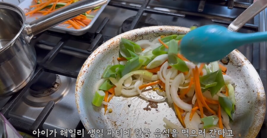 BTS 블랙핑크 케데헌 감독님에 감사하다는 해외교포.jpg_20.png