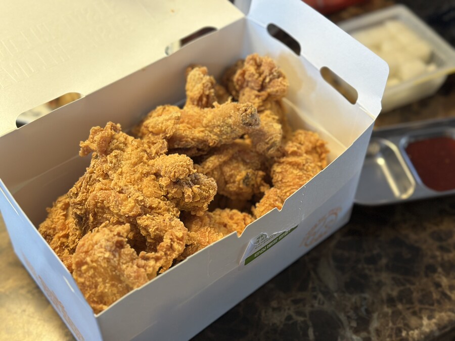 피똥 싸는 BHC 핫후라이드 등_2.jpg