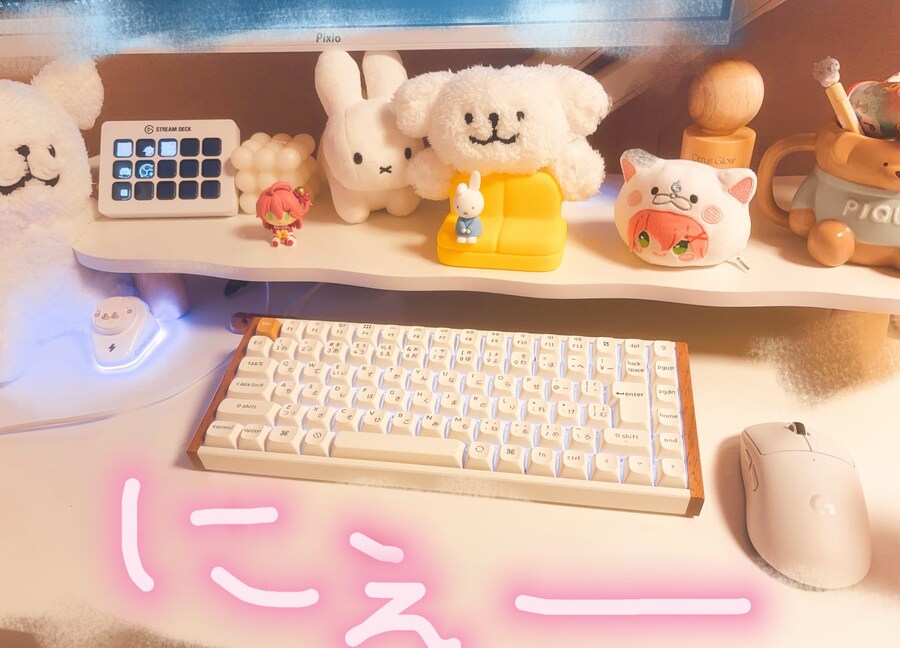버튜버) 책상 자랑하는 미코치_1.jpg