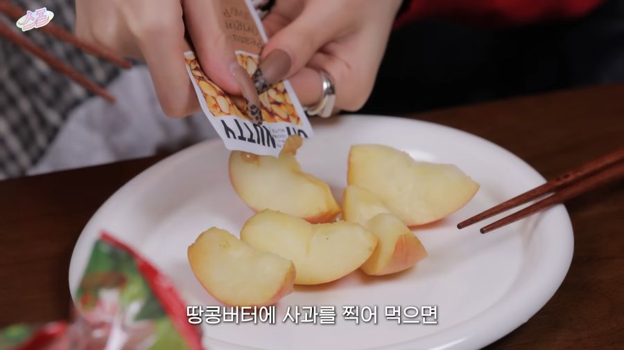의외로 여자아이돌이 좋아하는것_2.png