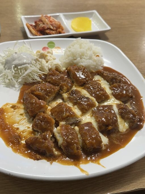 역 잘못 내려서 슬퍼서 치즈돈까스 먹고 집에 감...x_3.jpg