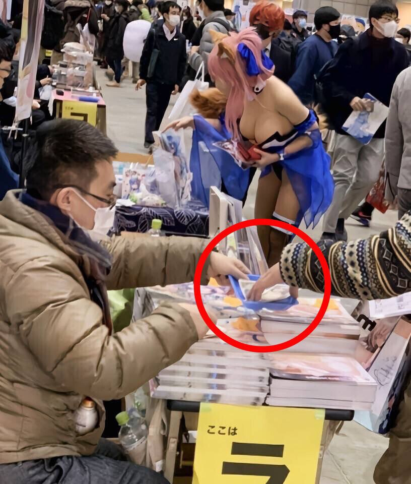 일본인들은 심지어 돈을 주고 받을 때도 위생적임 ㄷㄷㄷ_2.jpg