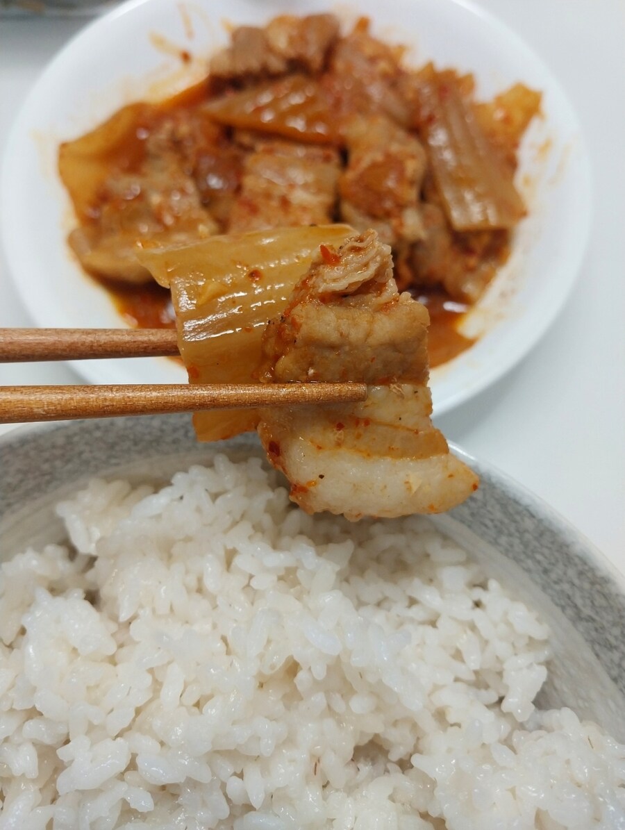 집밥-생삼겹 김치두루치기 백반_8.jpg