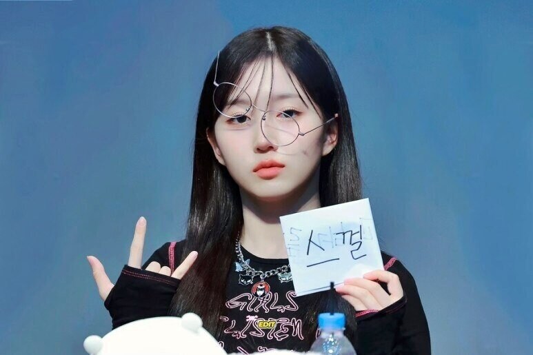 나도 예쁜 얼굴로 이상한 셀카 찍는 사람이 되고싶다_1.jpg