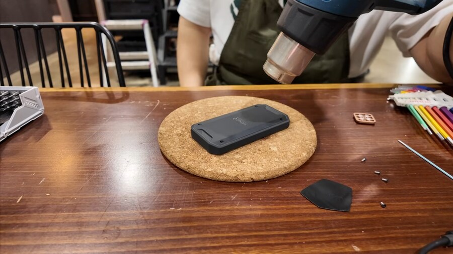 유튜브) 1테라 썬더볼트 외장 ssd 뚜따해서 4테라로 업글한 정종철_3.png