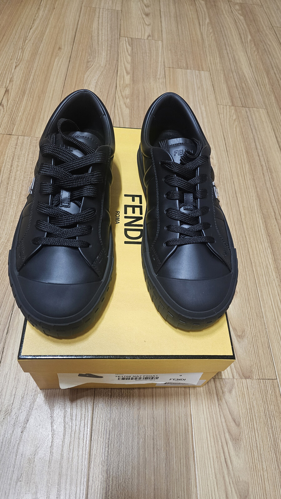 펜디 도미노 스니커즈_2.jpg