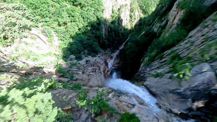 FPV 드론으로 본 울산바위 873m 다이브 (설악산 암벽등반 위험구간 실영상)_7.jpg