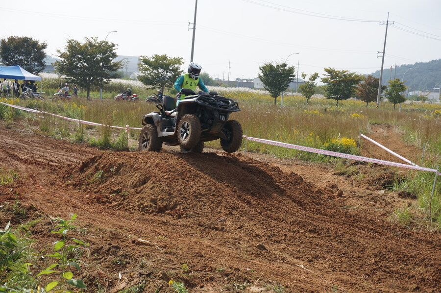 두발 자유화 행사 중 오프로드_3.jpg