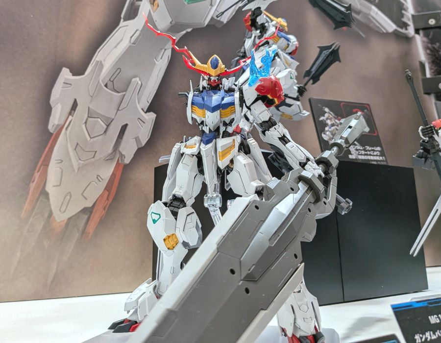 MG 건담 발바토스 루프스 & 전용 무장 세트 전시 사진 2_6.jpg