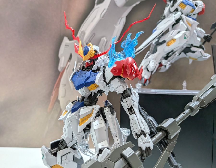 MG 건담 발바토스 루프스 & 전용 무장 세트 전시 사진 2_7.jpg