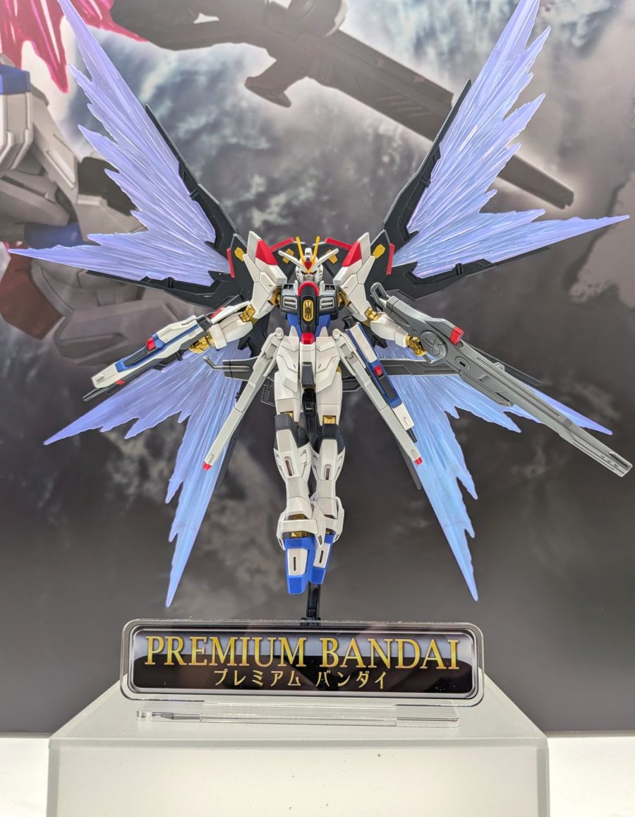 HGCE 1/144 S 프리덤 2식 & 빛의 날개 이펙트 세트 전시 사진 3_2.jpg