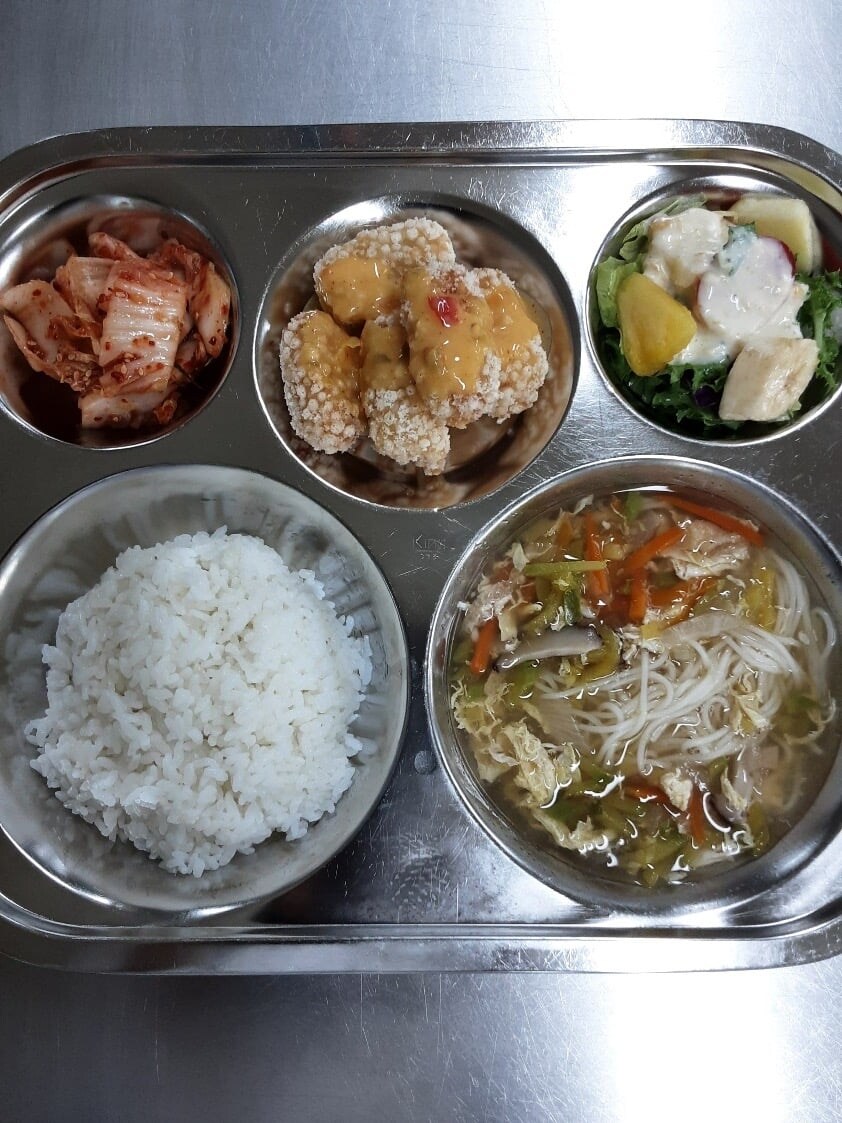 공립학교 급식이 맘에 안든다는 어머님_2.jpg