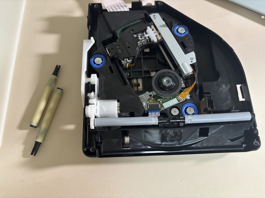 PS5 구형 디스크 드라이브 수리 완료 하였습니다~_5.jpg