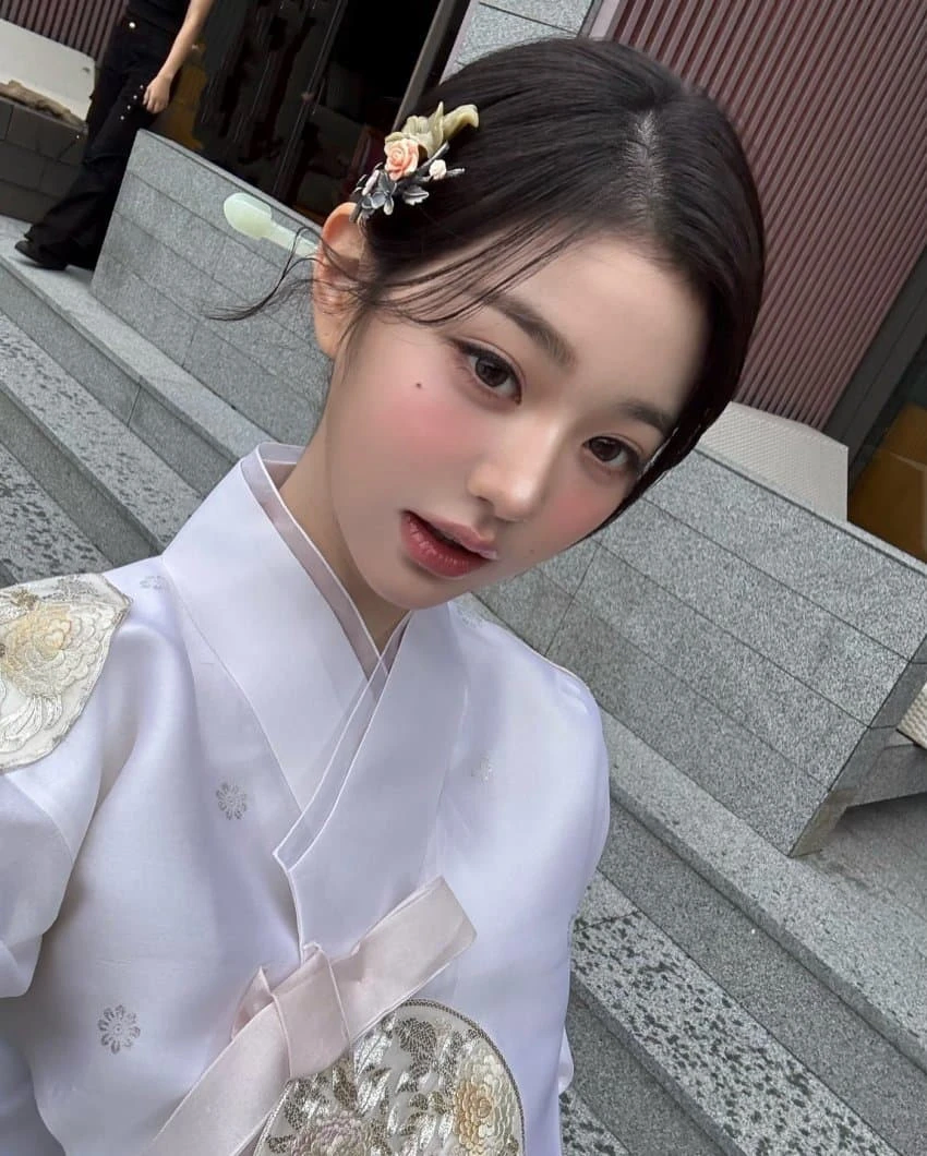 장원영이 옛날 사람이었으면 경국지색으로 불렸을까?_3.webp