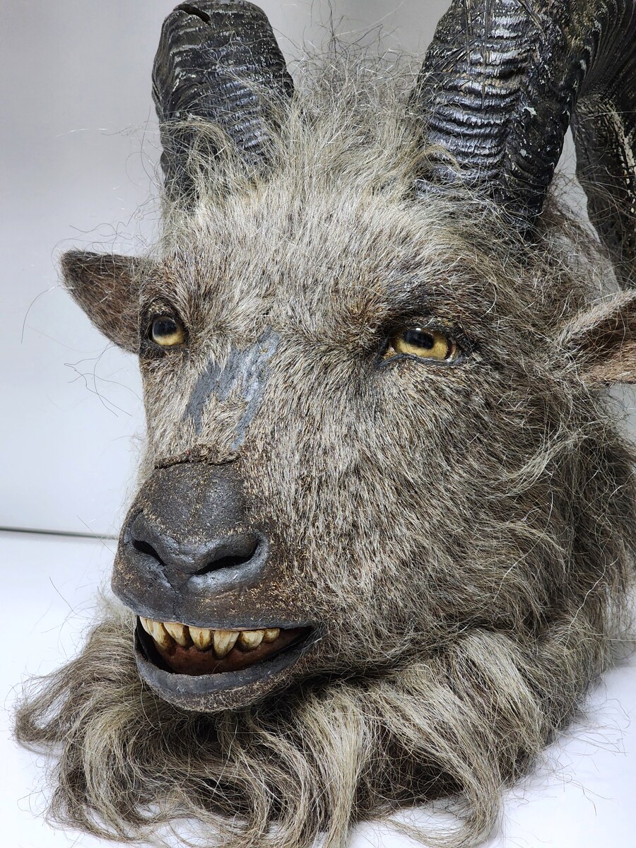 영화 제작에 실제로 사용된 소품 컬렉션_2.jpg