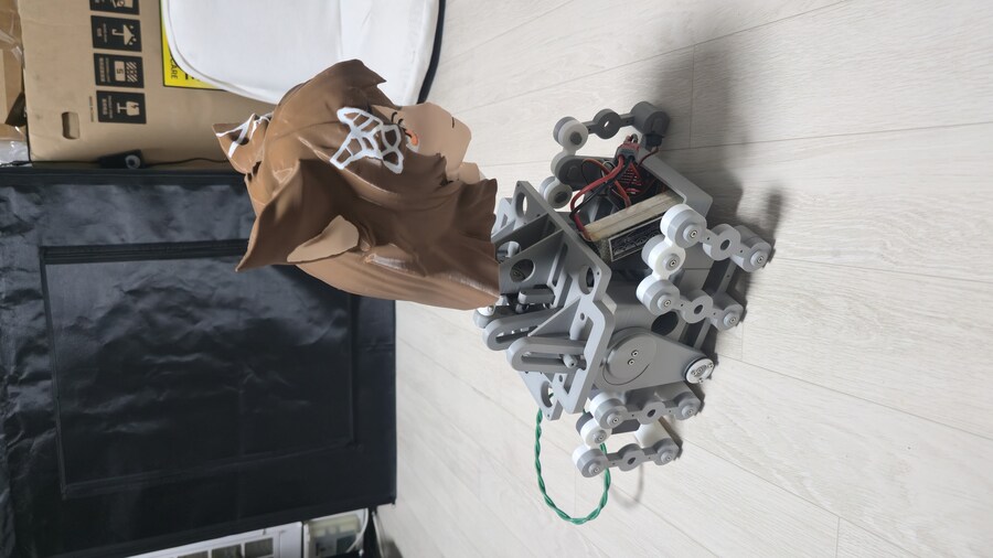 홍보?) 1/1 사이즈 무선조종 버튜버 만듬_2.jpg