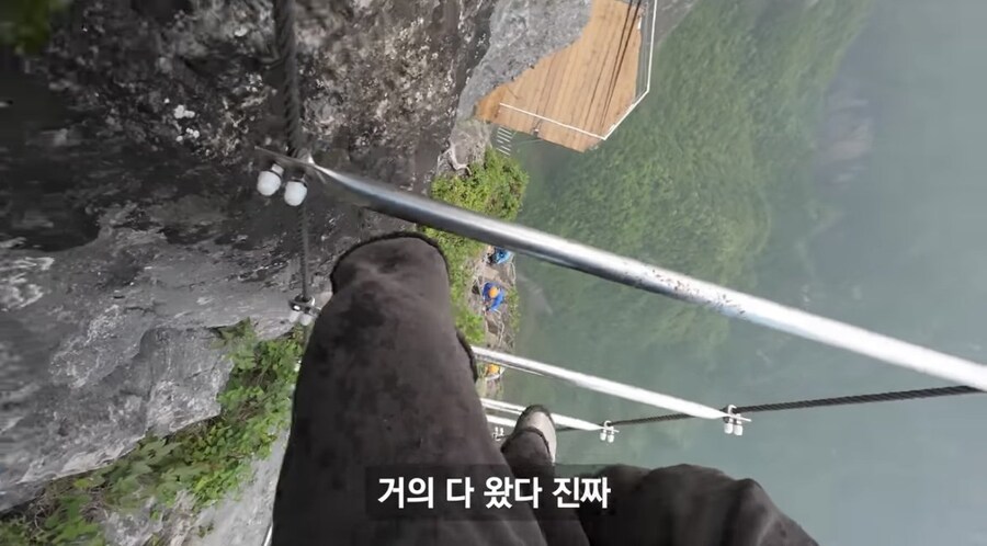중국 장가계 1500m 하늘사다리 체험해본 유튜버_24.jpg