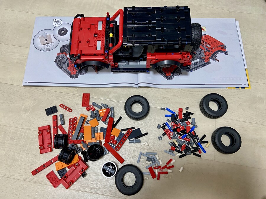 레고 테크닉 42213 포드 브롱코 SUV_3.jpg