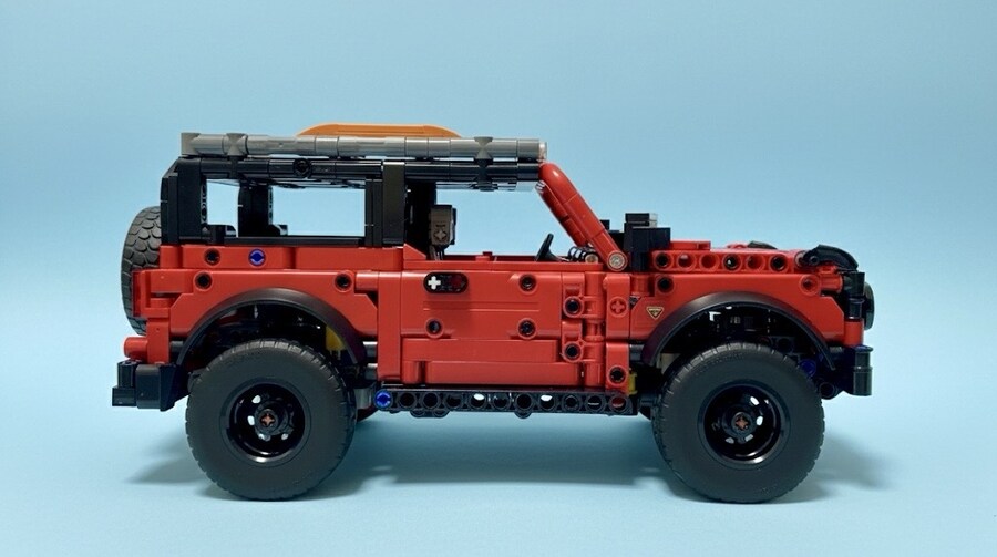 레고 테크닉 42213 포드 브롱코 SUV_8.jpg