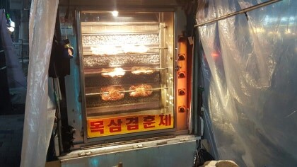트럭에서 파는 목삼겹 훈제 바베큐_1.jpg