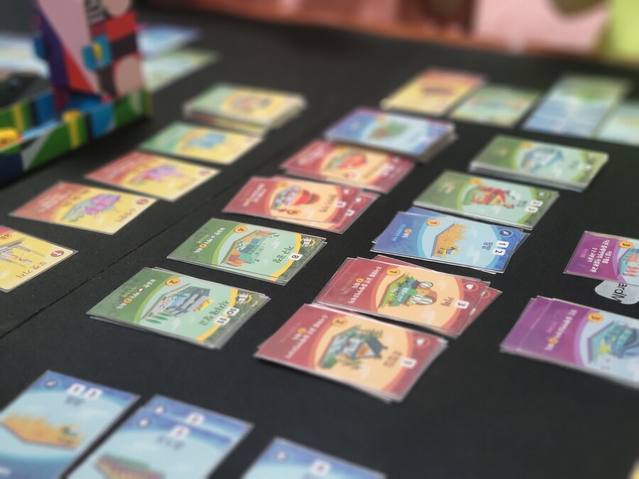 보드게임) ??: 주사위신이 나를 억까하는 것 같아!_1.jpg