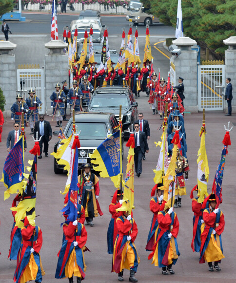 트럼프 체험 극과 극_1.jpg