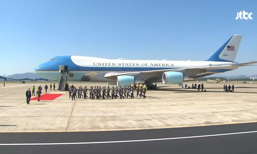 트럼프 체험 극과 극_2.jpg