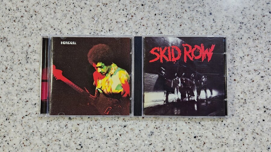 어제 주문한 '밴드 오브 집시스' CD가 왔다. 그런데 이건 뭐지?_1.jpg