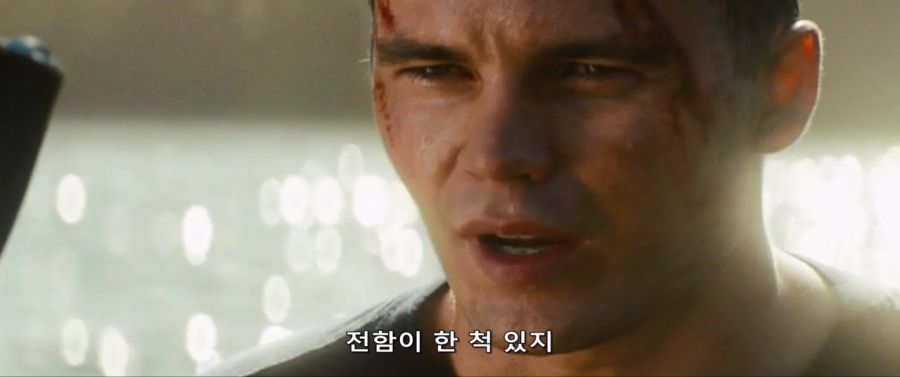 영화속 구형 전투함으로 외계인을 박살내는 작품_2.jpg