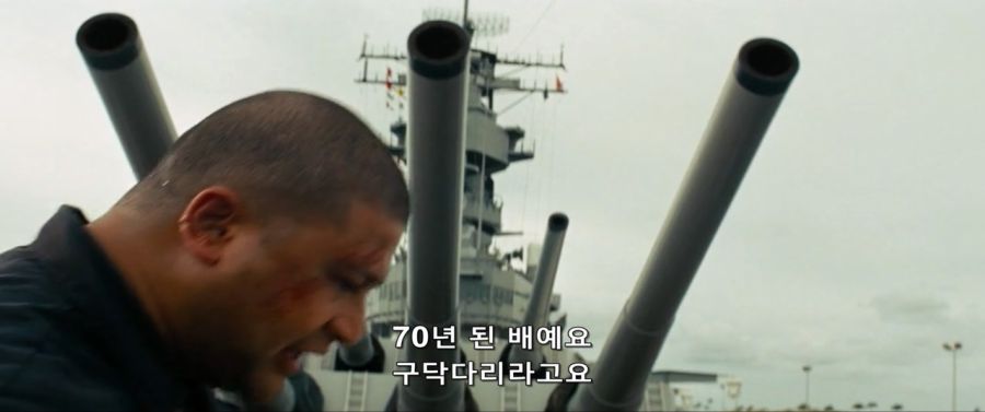 영화속 구형 전투함으로 외계인을 박살내는 작품_4.jpg