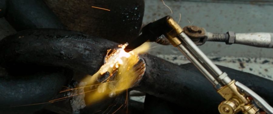 영화속 구형 전투함으로 외계인을 박살내는 작품_32.jpg