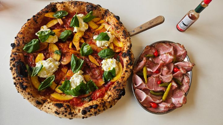 제주 2일차 점심 천도복숭아가 올라간 제대로 된 화덕피자!_4.jpg