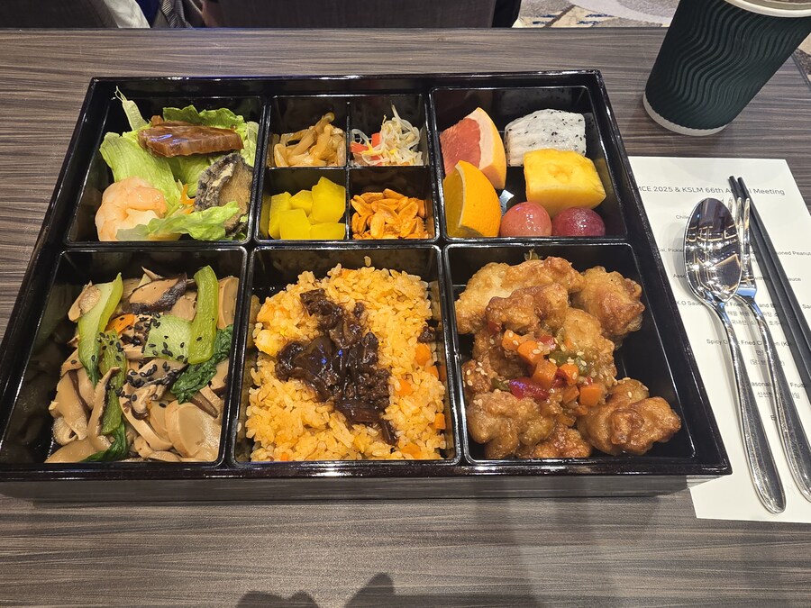 학회 갈라 디너 먹었어오_3.jpg