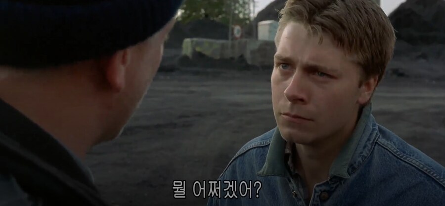 성장 영화이자 마가릿 대처를 대차게 까버린 영화_13.png