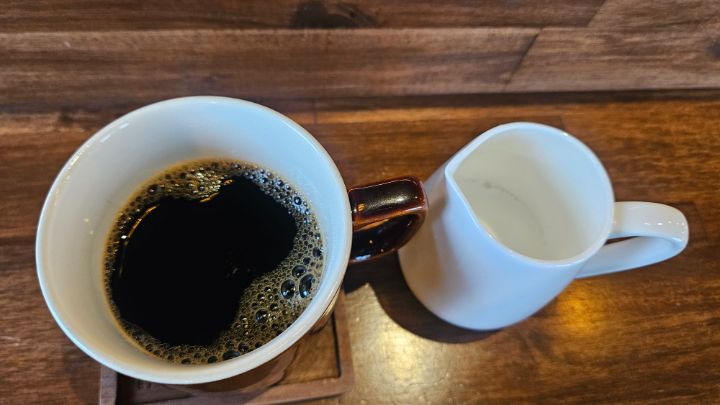 제주도 2일차 카페 동립_4.jpg