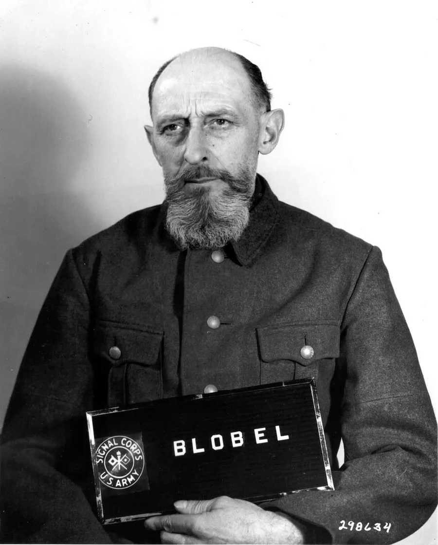 아인자츠그루펜 지휘관들 하나같이 존나 못생겼네_3.webp