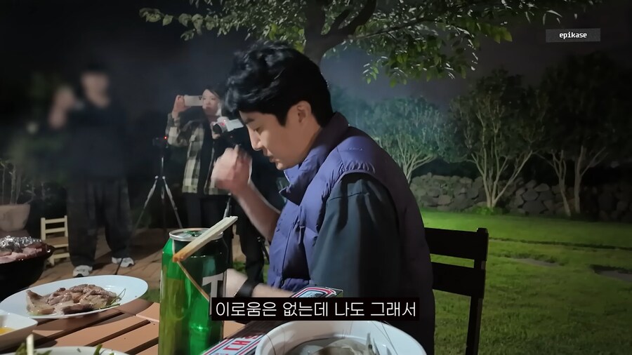 모기에 대해 열띤 토론을 하는 에픽하이_3.png