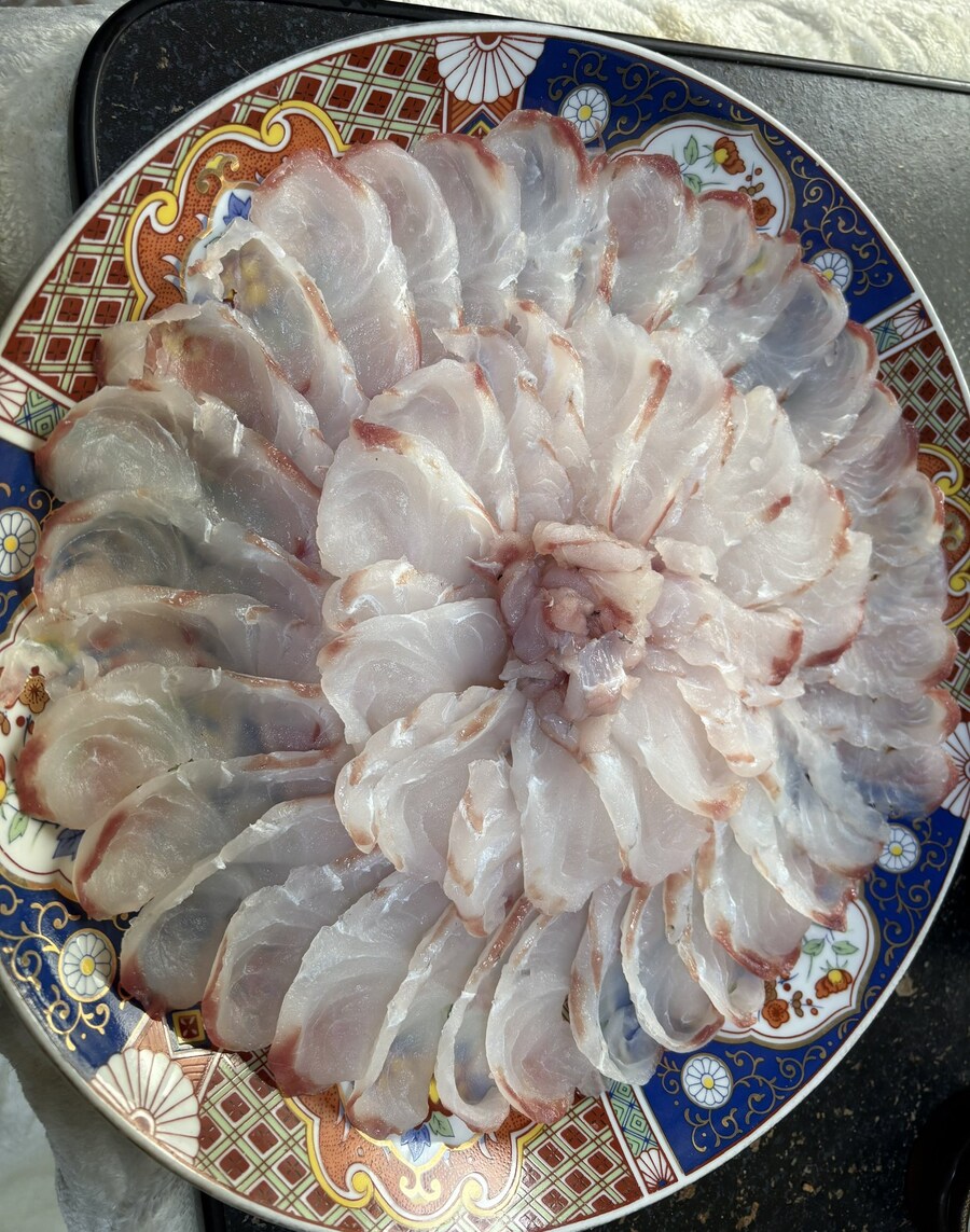 옆집 할아버지에게 광어를 나눠주자 되돌아온 것.jpg_2.jpg