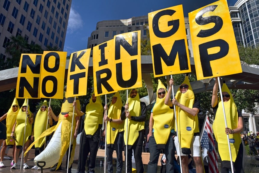 미국에서 화제가 된 금관을 쓴 트럼프_3.jpg