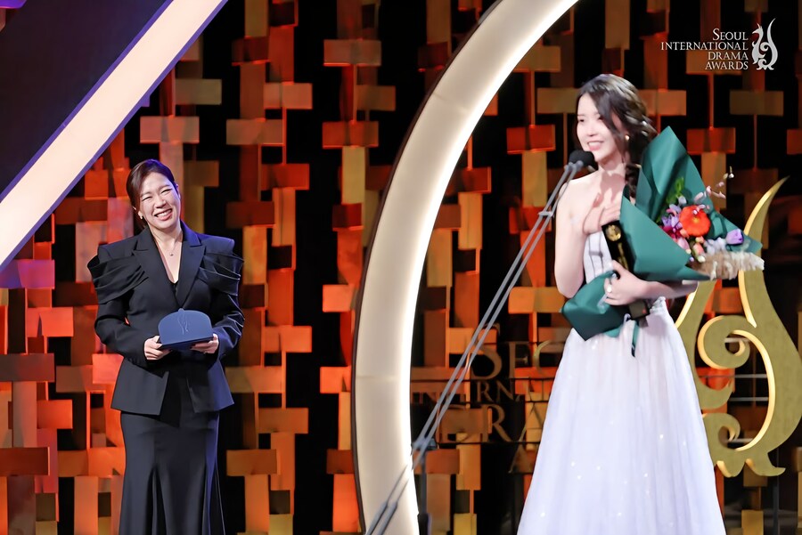 서울드라마어워즈 인스타그램(시상식 B하인드컷)_3.jpg