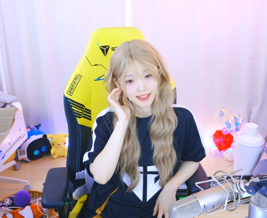 새봄TV] 공포게임 트레일러 같이보기+덕르코프 2일차_2.png